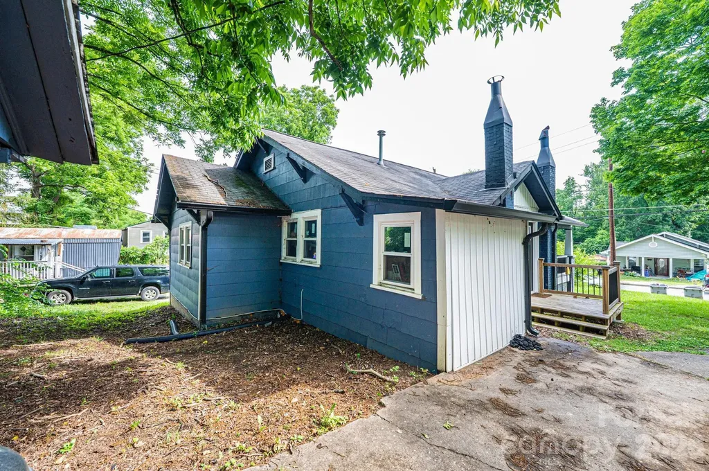 224 Broadway Street NW Lenoir NC 28645