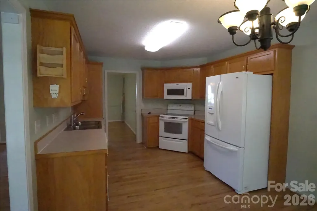 3795 River Road Hickory NC 28602