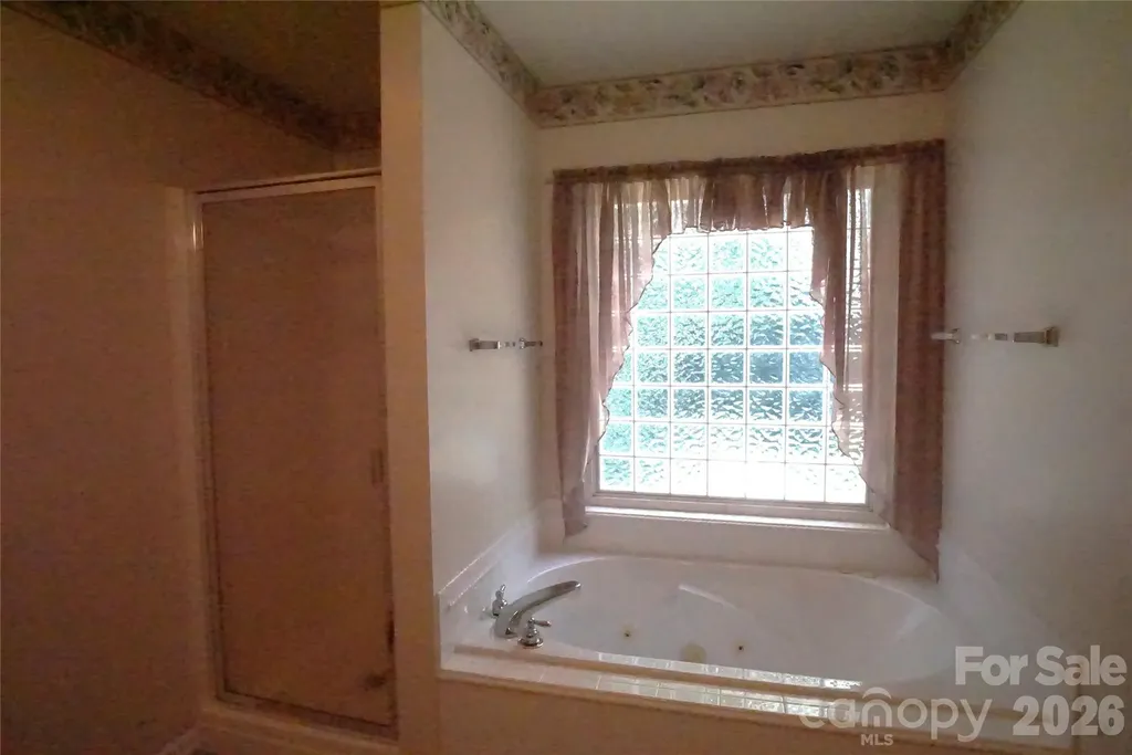 3795 River Road Hickory NC 28602