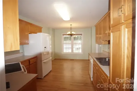 3795 River Road Hickory NC 28602