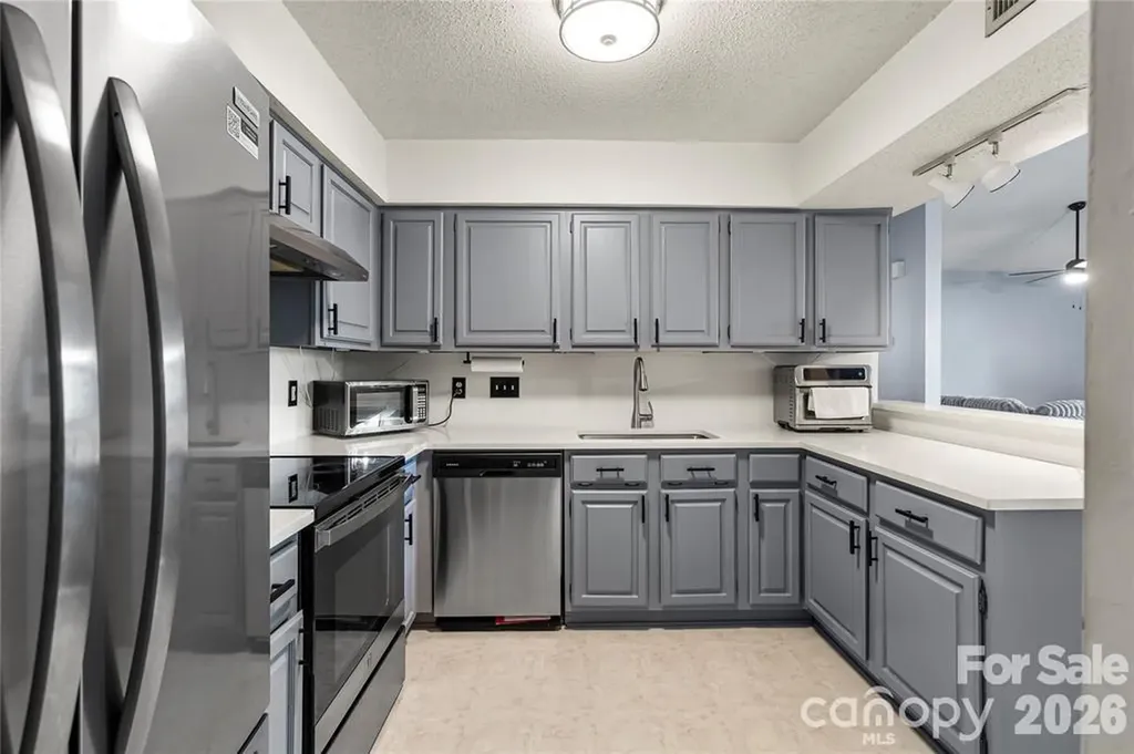 5870 Harris Grove Lane Charlotte NC 28212