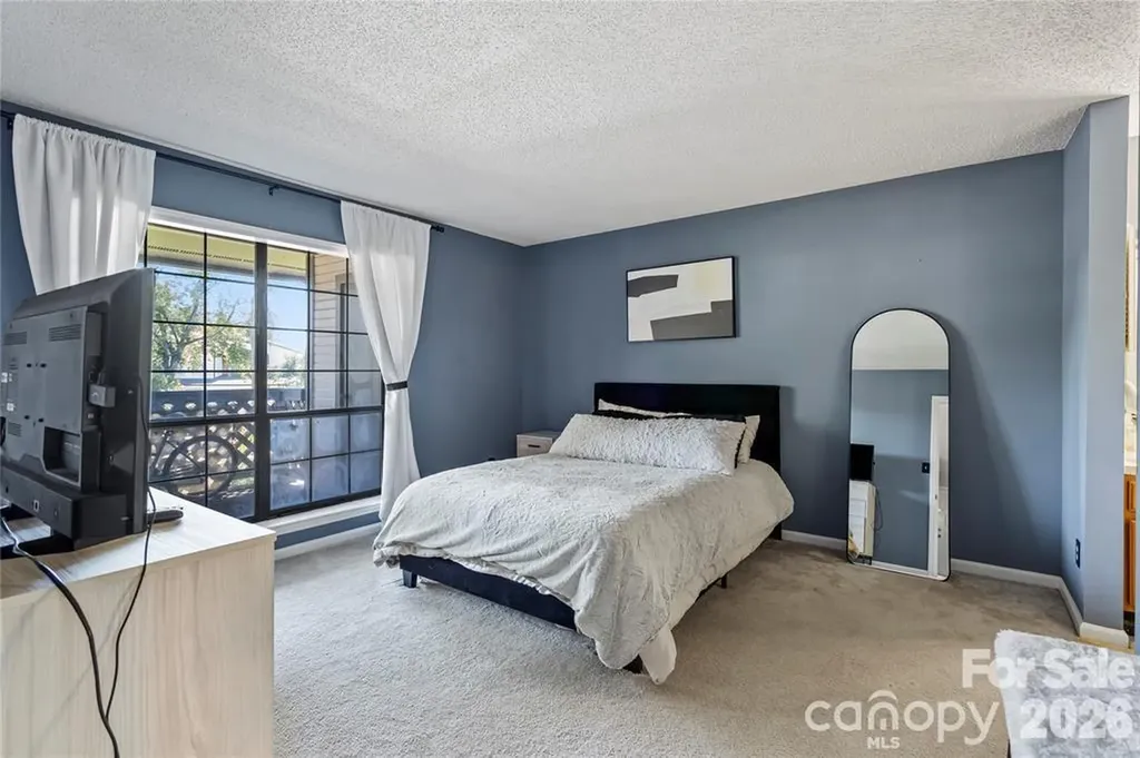 5870 Harris Grove Lane Charlotte NC 28212