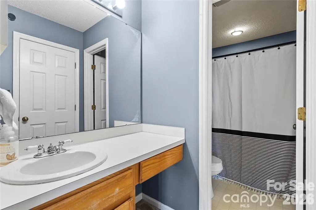 5870 Harris Grove Lane Charlotte NC 28212