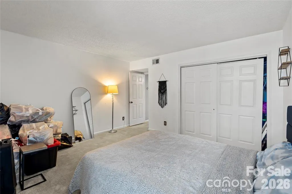 5870 Harris Grove Lane Charlotte NC 28212