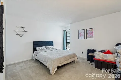 5870 Harris Grove Lane Charlotte NC 28212