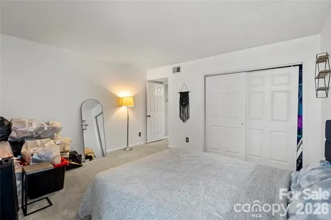 5870 Harris Grove Lane Charlotte NC 28212