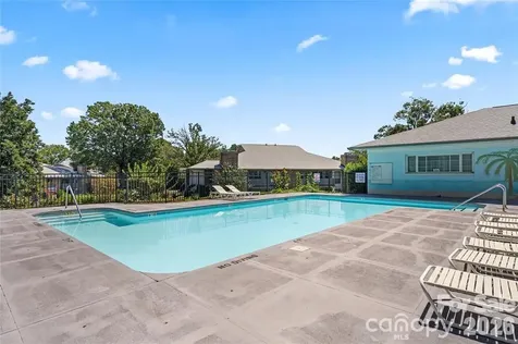 5870 Harris Grove Lane Charlotte NC 28212
