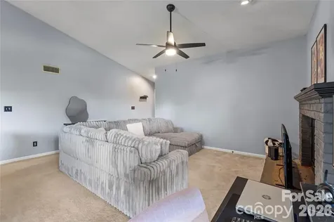5870 Harris Grove Lane Charlotte NC 28212