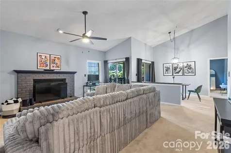 5870 Harris Grove Lane Charlotte NC 28212