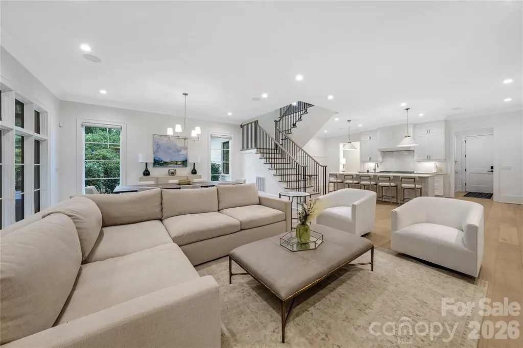 5046 Gilchrist Road Charlotte NC 28211