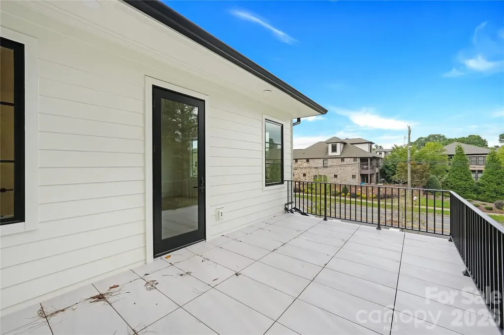 5046 Gilchrist Road Charlotte NC 28211
