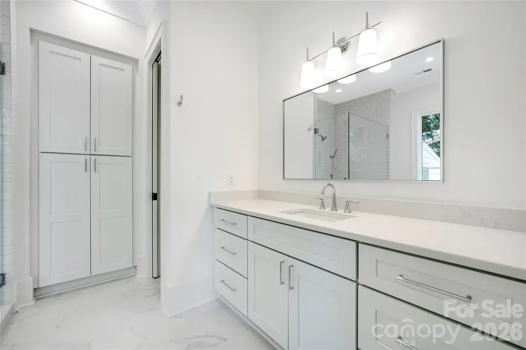 5046 Gilchrist Road Charlotte NC 28211