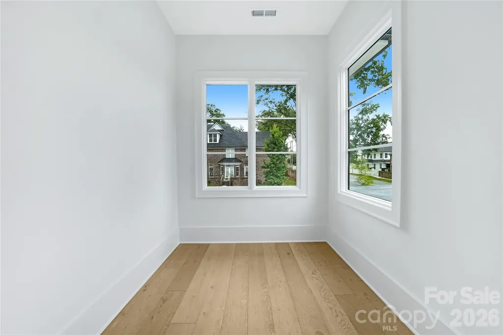 5046 Gilchrist Road Charlotte NC 28211