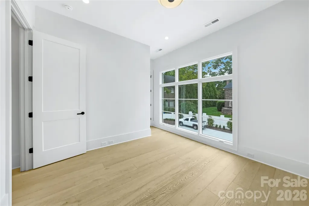 5046 Gilchrist Road Charlotte NC 28211