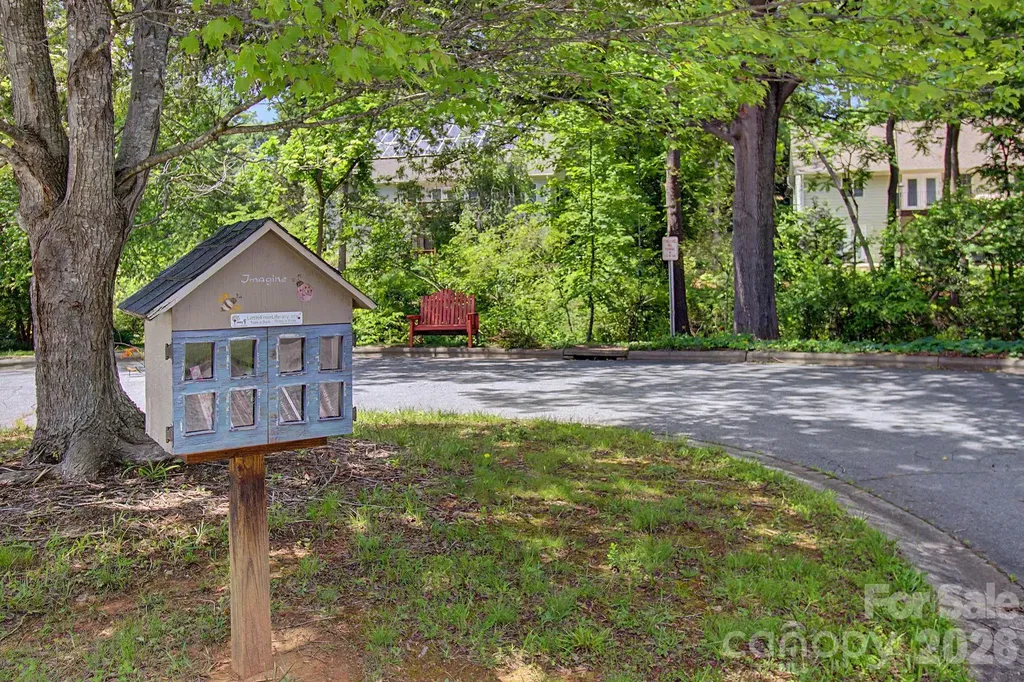 11 Waddell Street Weaverville NC 28787