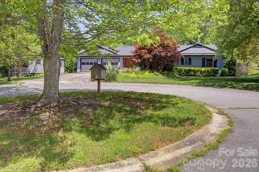 11 Waddell Street Weaverville NC 28787