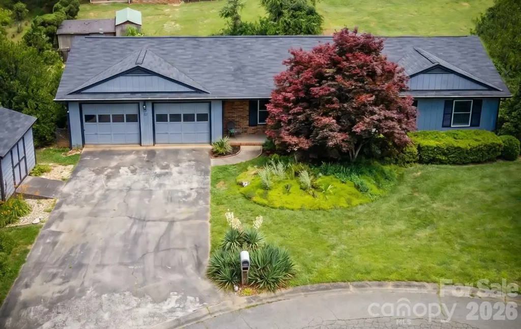 11 Waddell Street Weaverville NC 28787