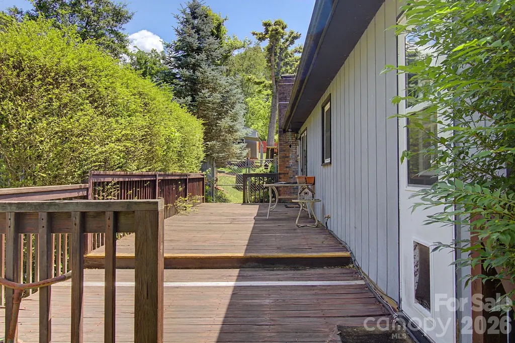 11 Waddell Street Weaverville NC 28787