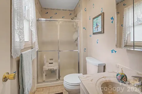 11 Waddell Street Weaverville NC 28787