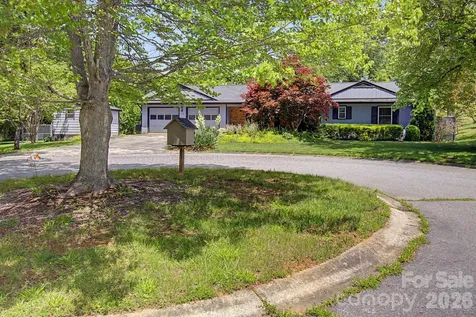 11 Waddell Street Weaverville NC 28787