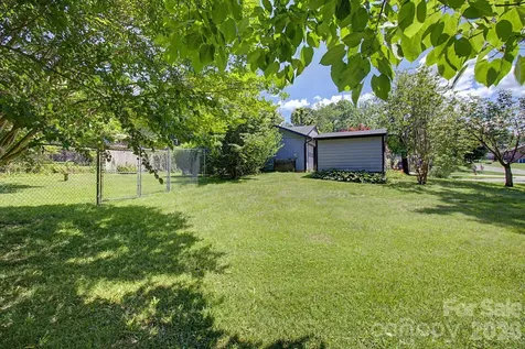 11 Waddell Street Weaverville NC 28787