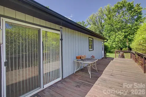 11 Waddell Street Weaverville NC 28787