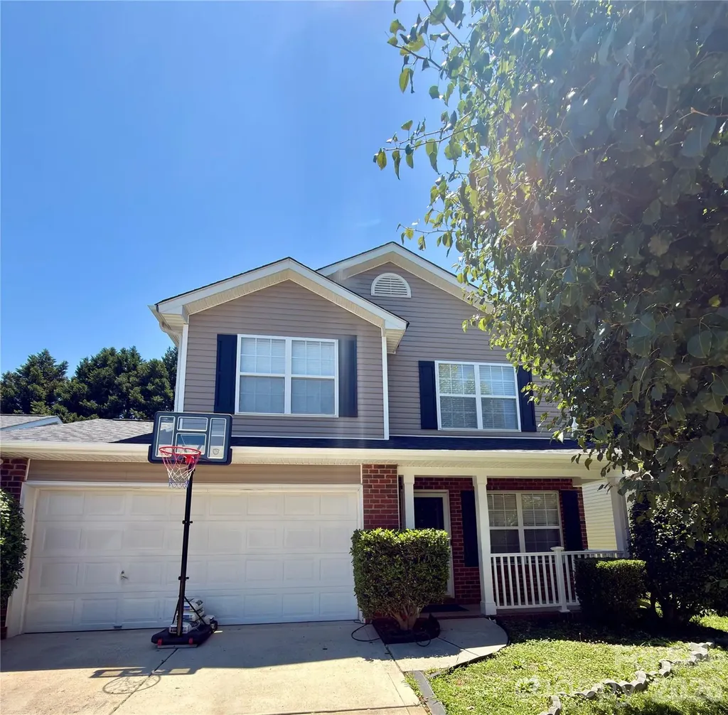 1135 Stonehenge Lane Charlotte NC 28216