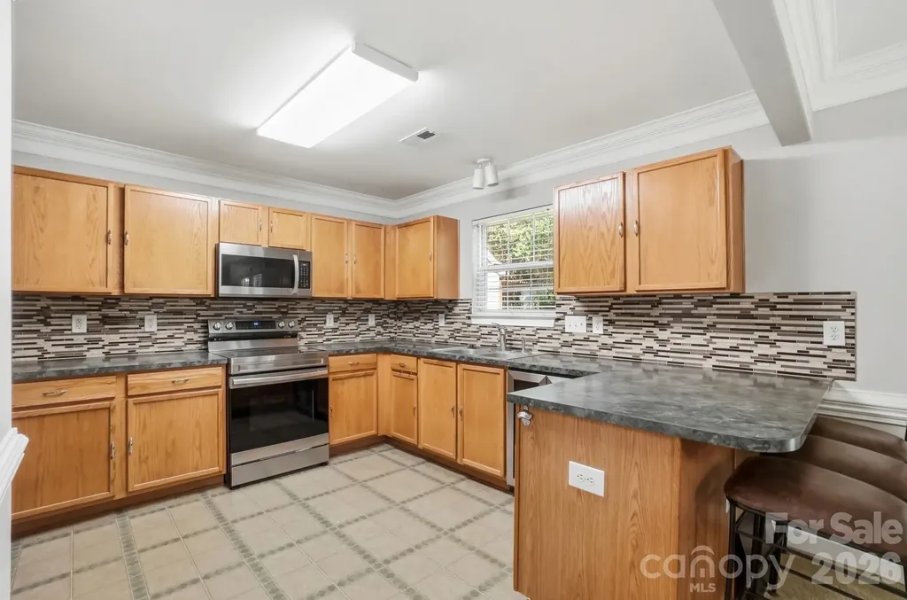 1135 Stonehenge Lane Charlotte NC 28216