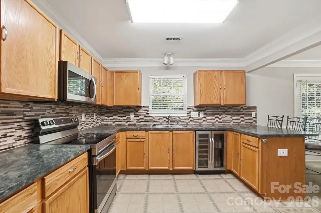 1135 Stonehenge Lane Charlotte NC 28216