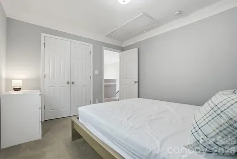 1135 Stonehenge Lane Charlotte NC 28216