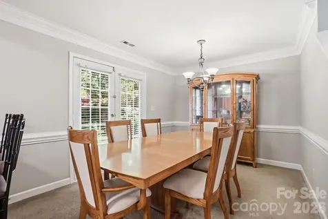 1135 Stonehenge Lane Charlotte NC 28216