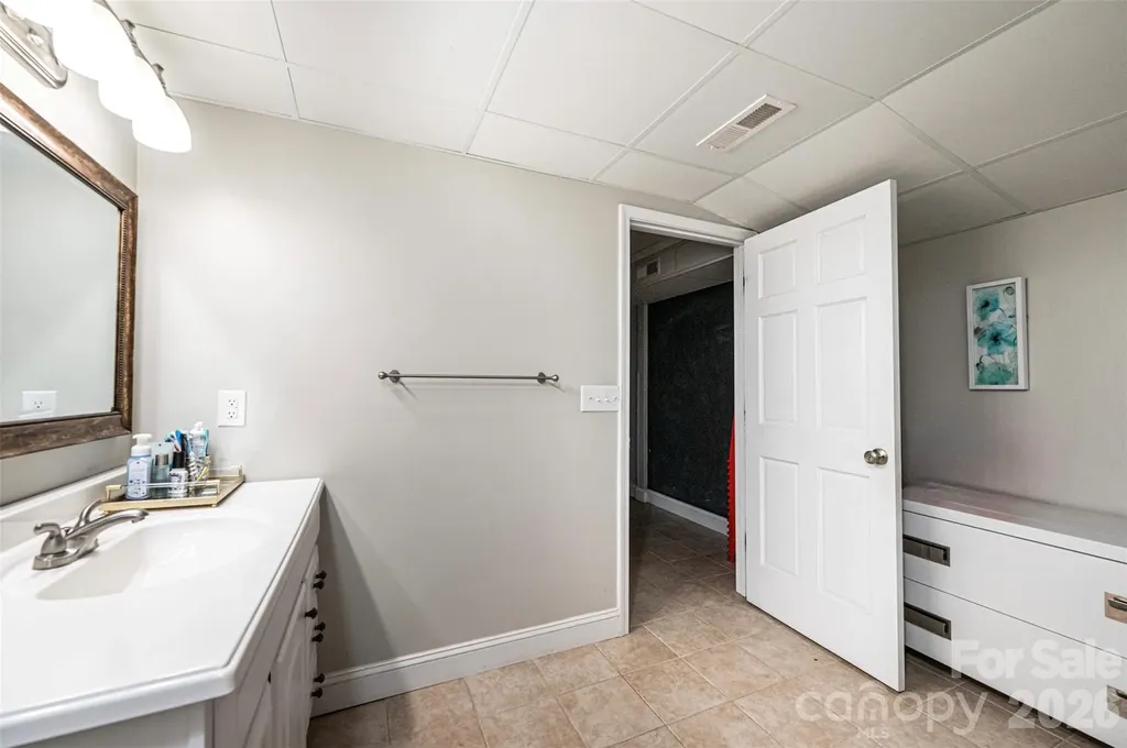 1718 30th Avenue Place NE Hickory NC 28601