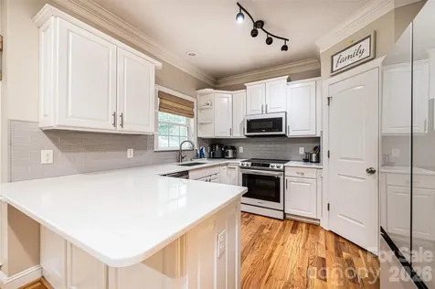 1718 30th Avenue Place NE Hickory NC 28601