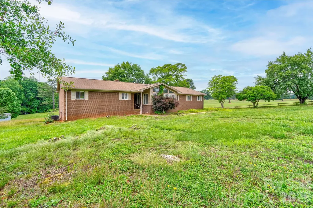 3016 Longwood Drive Shelby NC 28152