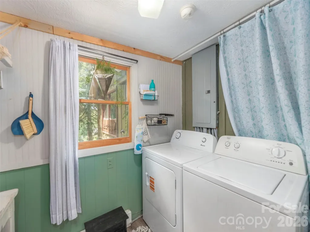 337 Hamer Avenue Waynesville NC 28786