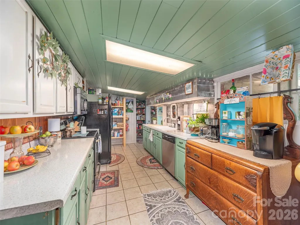 337 Hamer Avenue Waynesville NC 28786