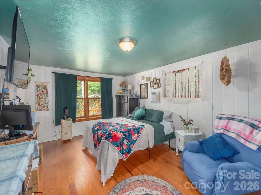 337 Hamer Avenue Waynesville NC 28786