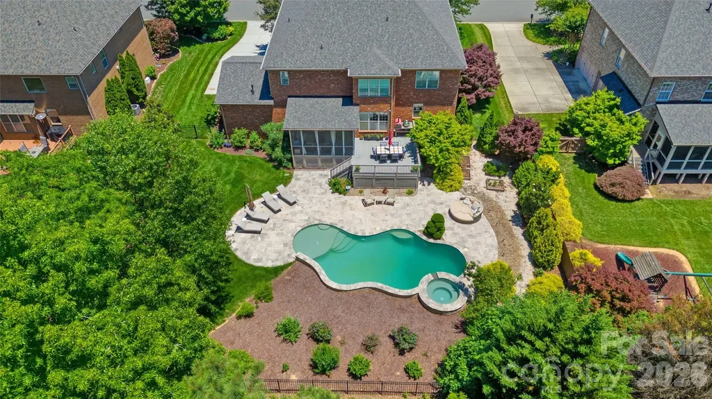 3207 Lakehurst Crossing Matthews NC 28104