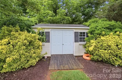 117 Heathrow Lane Statesville NC 28677