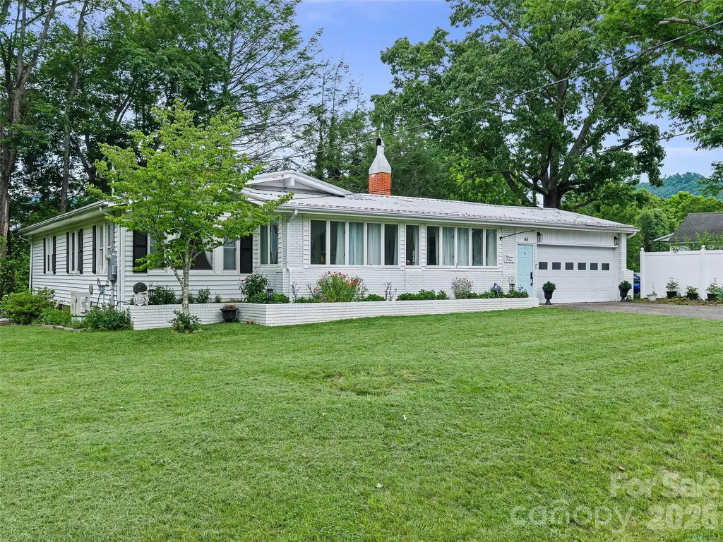 44 Hemlock Avenue Spruce Pine NC 28777