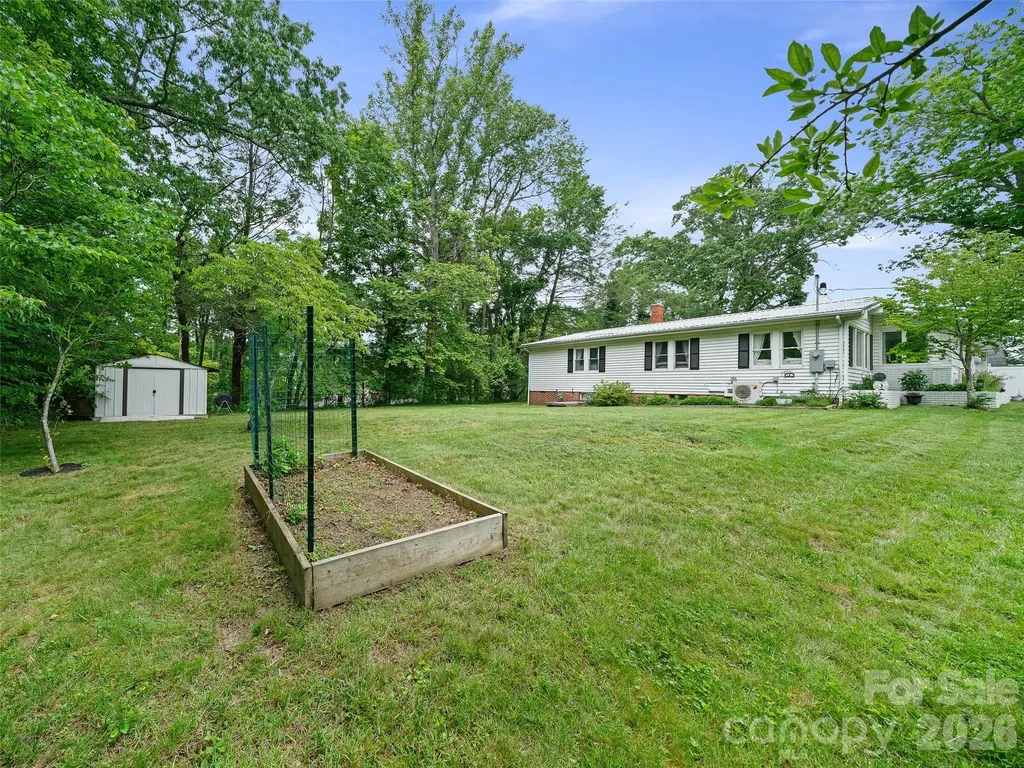 44 Hemlock Avenue Spruce Pine NC 28777