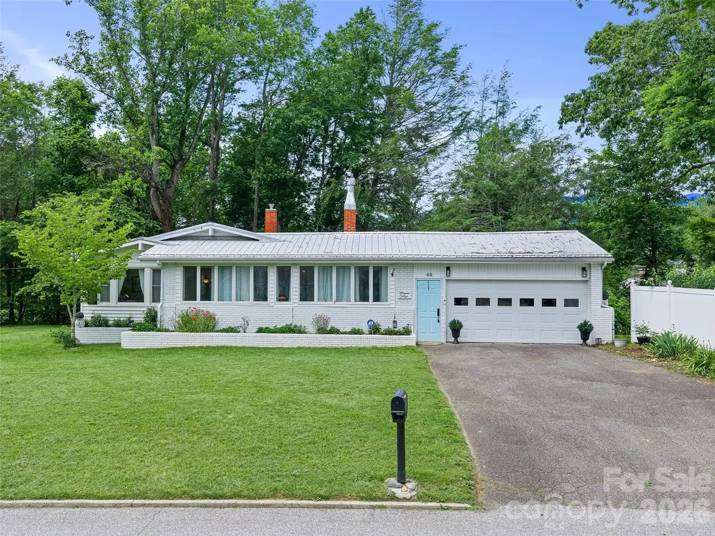 44 Hemlock Avenue Spruce Pine NC 28777
