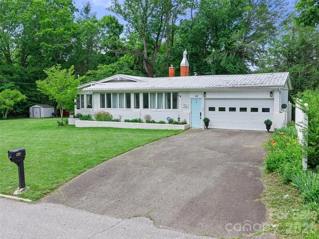 44 Hemlock Avenue Spruce Pine NC 28777