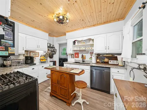 44 Hemlock Avenue Spruce Pine NC 28777