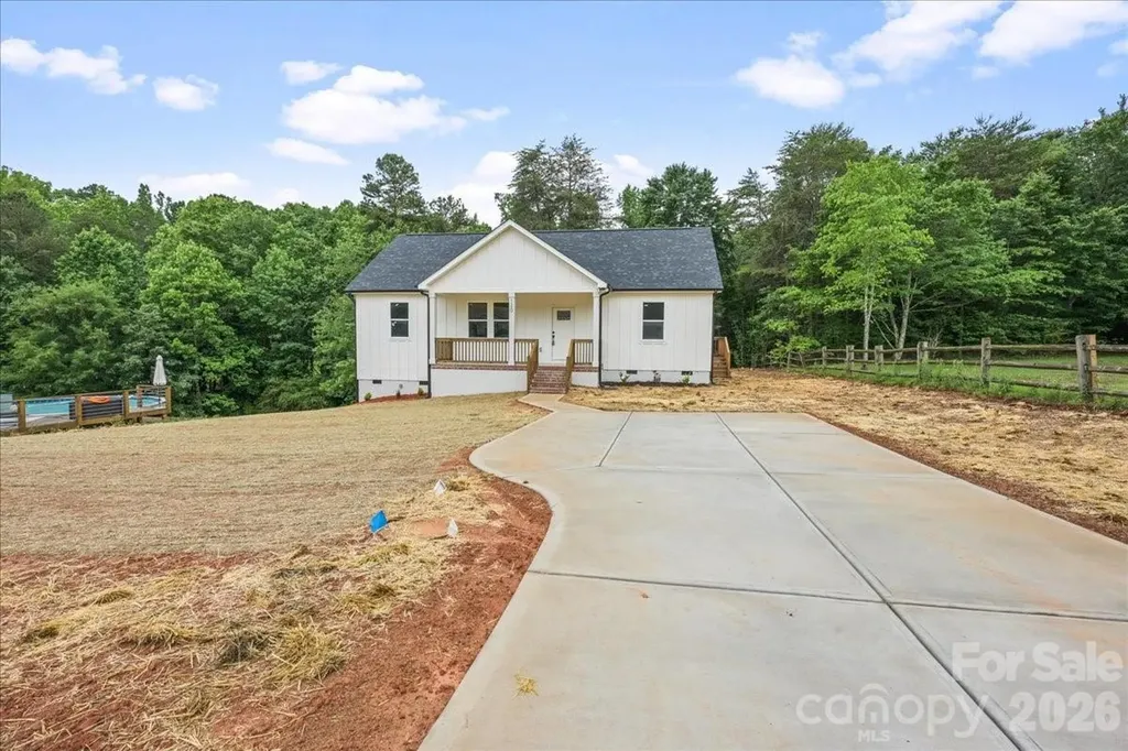 120 Whistling Pines Drive Statesville NC 28677