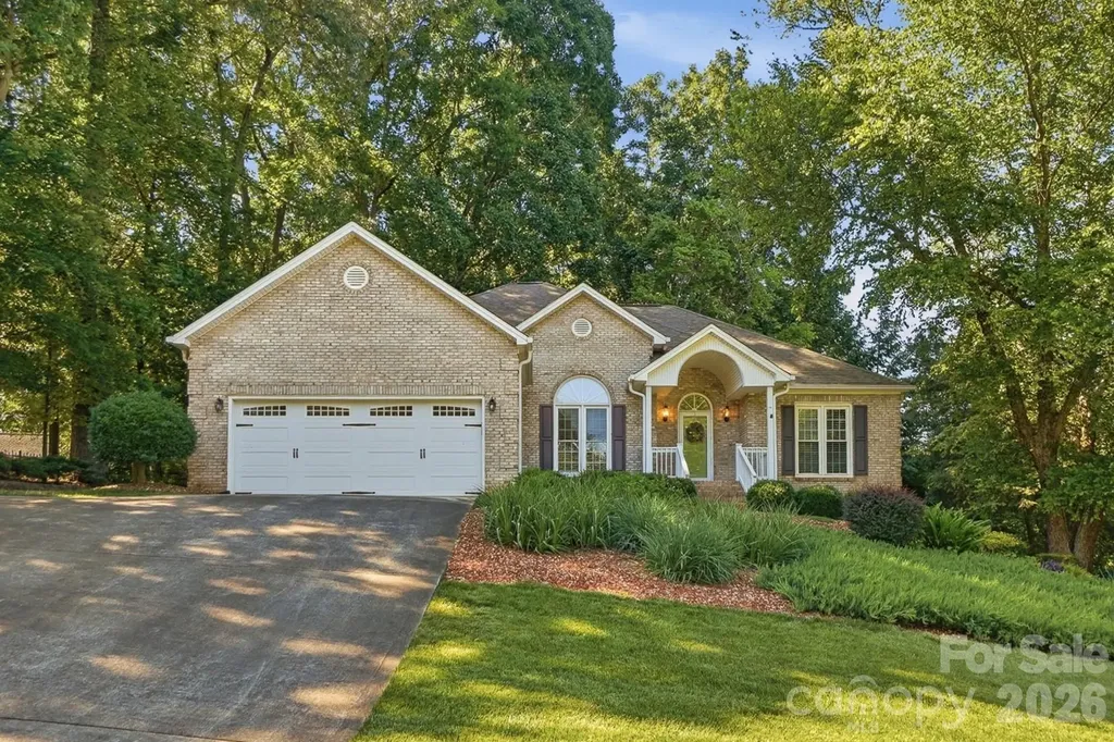 1506 Village Court Gastonia NC 28054