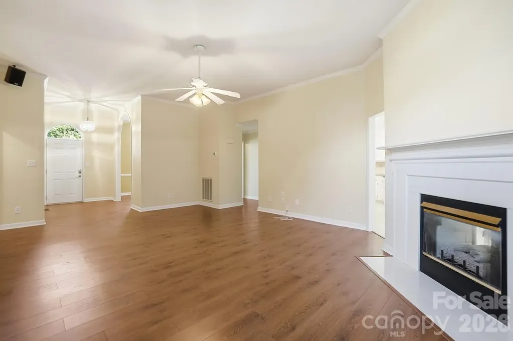 1506 Village Court Gastonia NC 28054