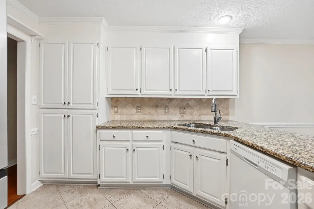 1506 Village Court Gastonia NC 28054