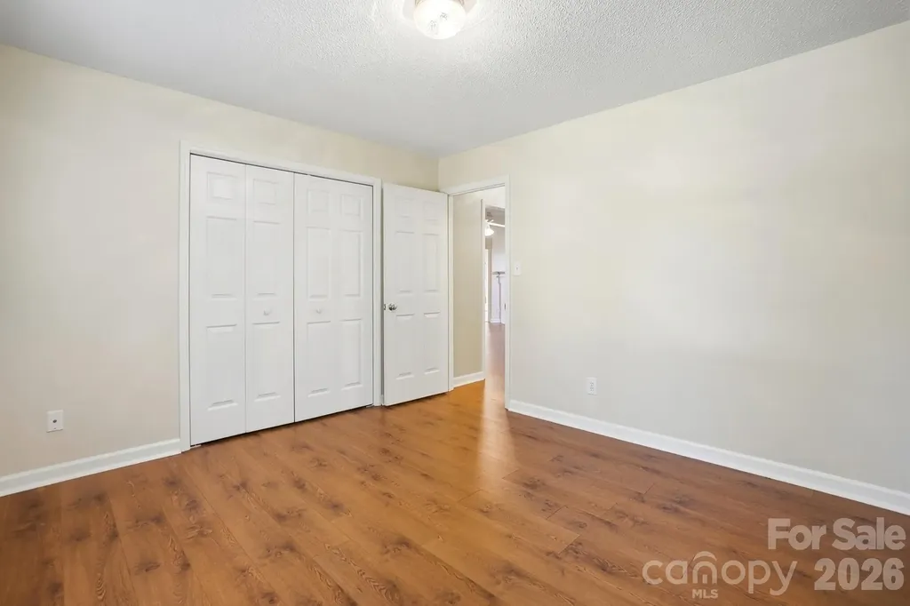 1506 Village Court Gastonia NC 28054