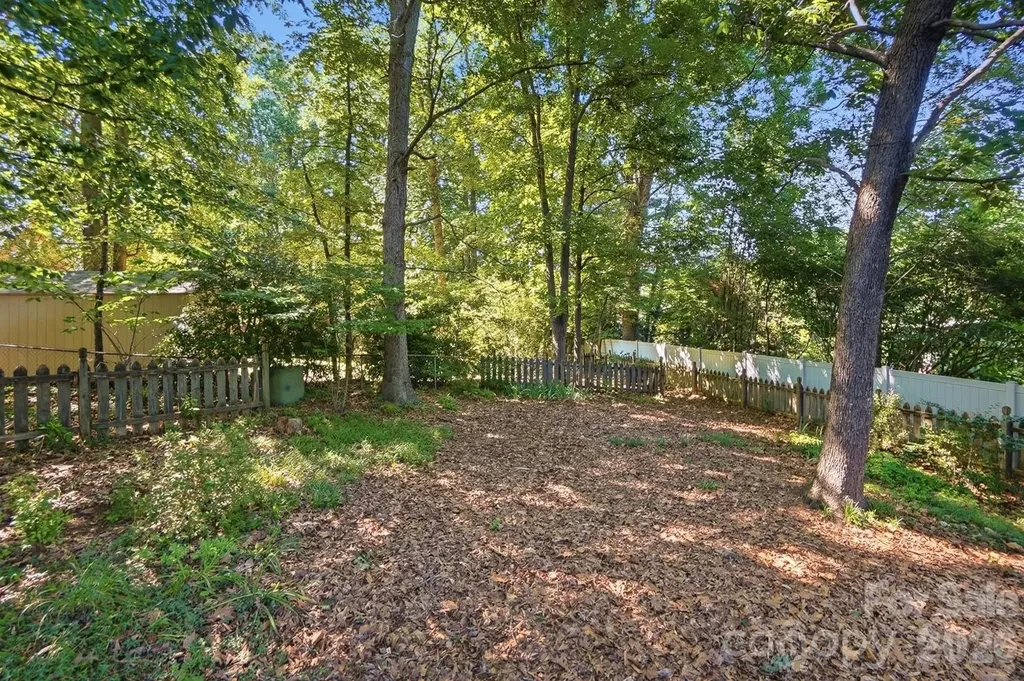 1506 Village Court Gastonia NC 28054